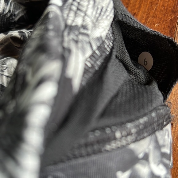Lululemon top with built in bra. Size 6. Grey/black floral. - Picture 8 of 8